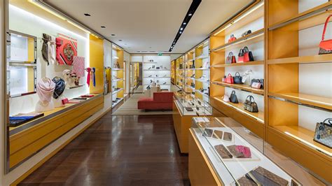 louis vuitton roma via condotti|louis vuitton store roma italy.